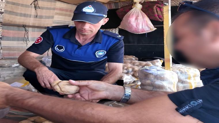 Çürük çıktı, gramajı eksik geldi: Sandıklı’da hileci satıcılara ceza yağdı