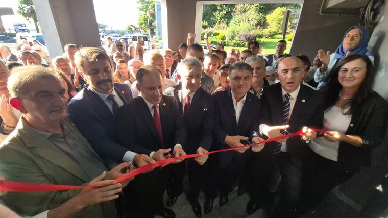 Siyasette yeni dönem: YENİ Parti’de genel başkanı üyeler belirleyecek!