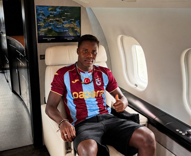 Trabzonspor yeni transferine kavuştu