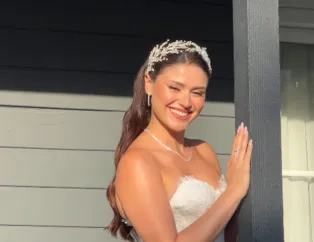 Survivor Ayşe Yüksel ile Sercan Saray evlendi: Yağmur altında düğün dansı!