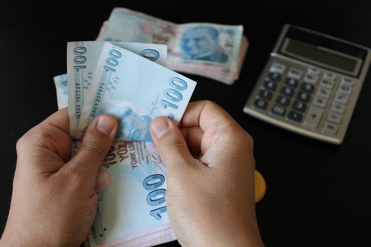 Memur maaşlarında 100 bin TL barajı yıkıldı: İşte meslek meslek yeni zamlı maaş listesi