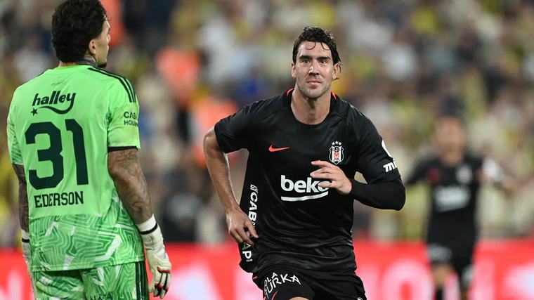 Kadıköy'de Vlahovic ile güldü: Dev derbide kazanan Beşiktaş