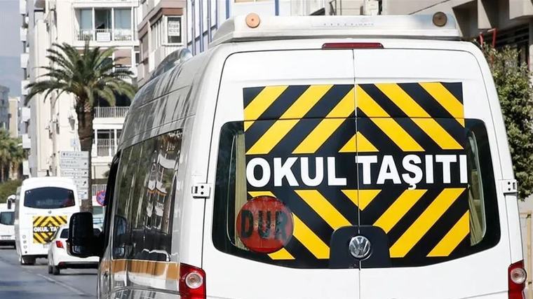 Bazı öğrenciler için okullar yarın açılıyor: Memurlara 3 saat izin verildi