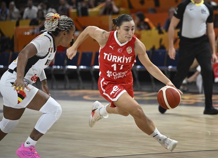 Potanın Perileri Dünya Kupası'na mağlubiyetle başladı