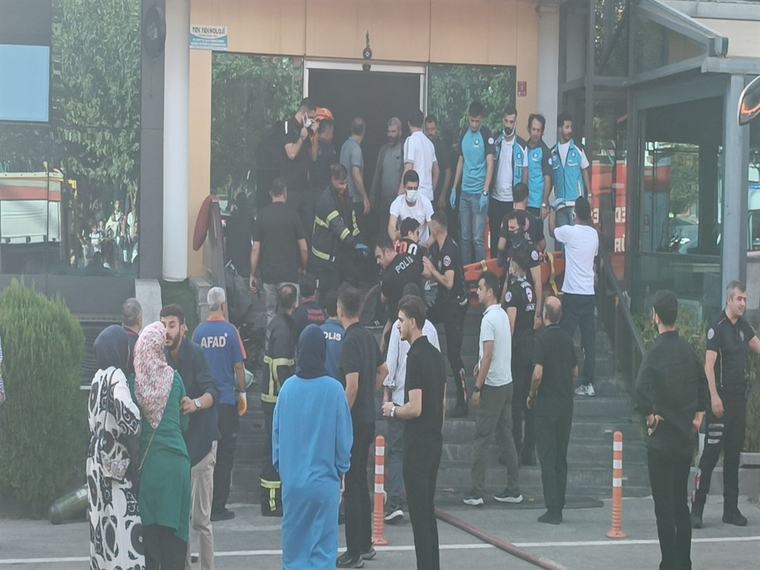 11:24 Batman'daki spor salonu yangınında ihmaller zinciri araştırılıyor