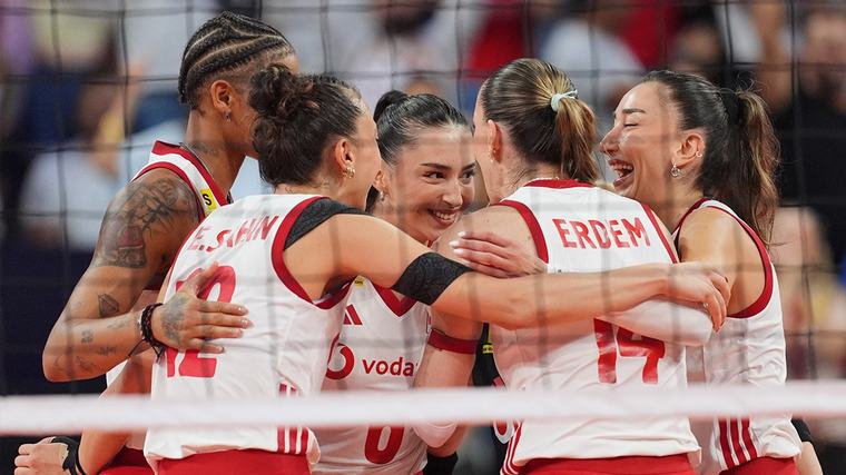 Atatürk'ün Kızları kim tutar sizi! Sırbistan'ı deviren Sultanlar adını finale yazdırdı!