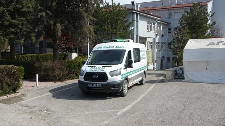 Malatya'da emekli öğretmen evinde ölü bulundu