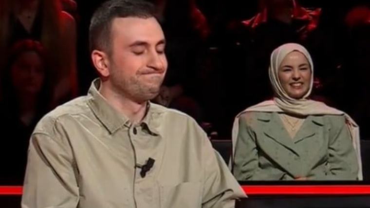 300 bin TL'lik soruda jokerini kullandı, cevabı yine bilemedi