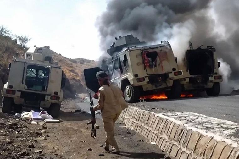 Yemen ordusu Taiz'de stratejik Tebbe el-Hazzan mevzisini Husilerden geri aldı 20:03