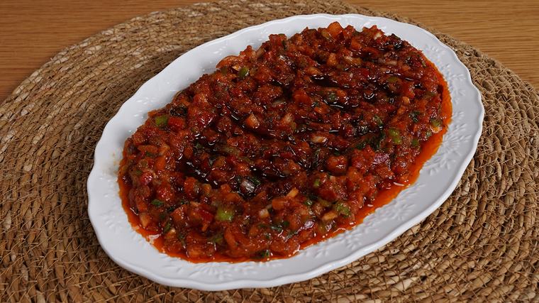 Lokanta usulü nefis lezzet: Acılı ezme