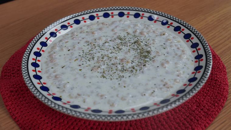 Hafif ve doyurucu bir seçenek: Soğuk ayran aşı çorbası