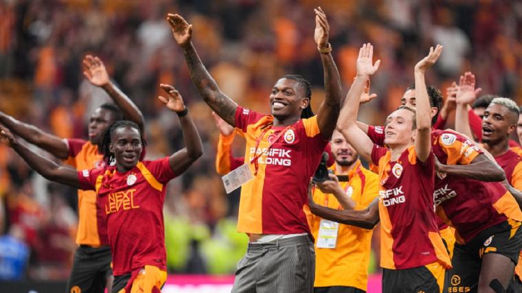 Galatasaray Rafael Leao için 80 milyon euro istiyor