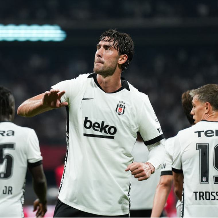 Vlahovic: Beşiktaş kariyerim için en iyisi!