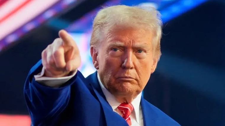 Trump’tan İran’a yeni tehdit: Kazma Dağı’nı yakında hedef alabileceklerini söyledi