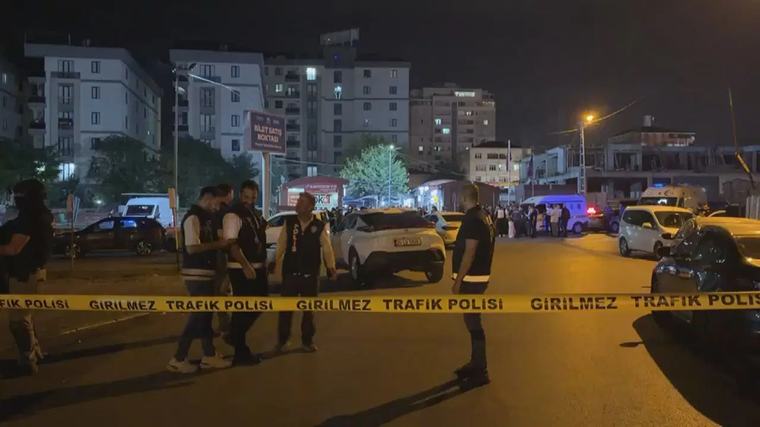 İstanbul'da IŞİD operasyonu: Polise ateş açtı, 1 kişi yaralandı! Şüpheli etkisiz hale getirildi