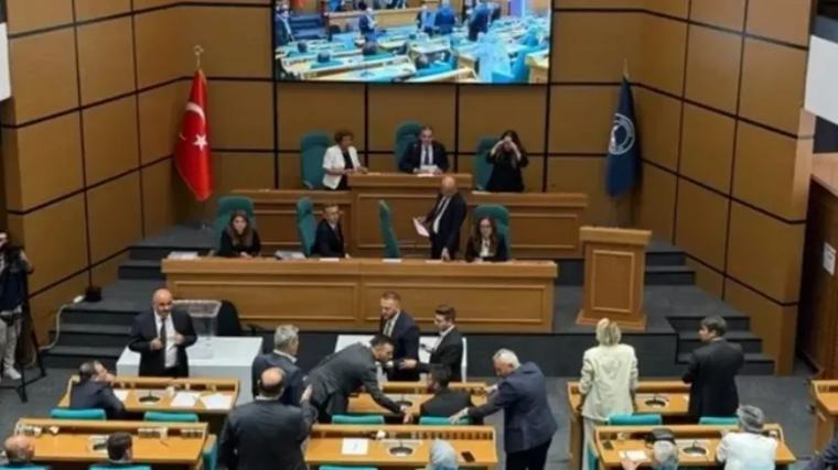 Son dakika | Üsküdar Belediyesi başkanvekili seçiminde 3. tur sonuçlandı: AK Parti adayı 23, CHP adayı 19 oy aldı