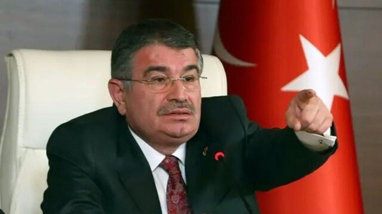 Eski İçişleri Bakanı İdris Naim Şahin'e adli kontrol!
