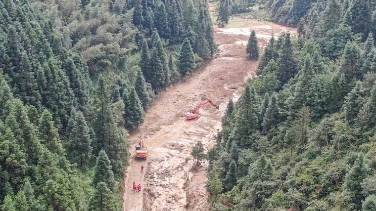 Çin’de heyelan faciası: 3 ölü, 9 kayıp