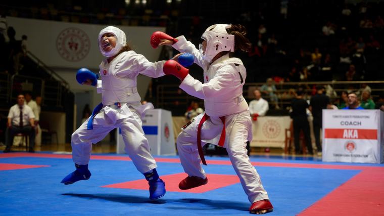 Samsun’da Karadeniz ve Hazar Ülkeleri Karate Şampiyonası başladı