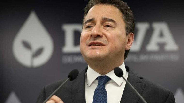Babacan, Davutoğlu soruşturmasına tepki