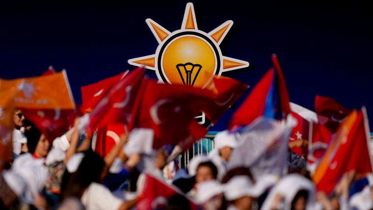 CHP'ye İzmir'de şok! Yüzlerce isim AK Parti'ye geçti