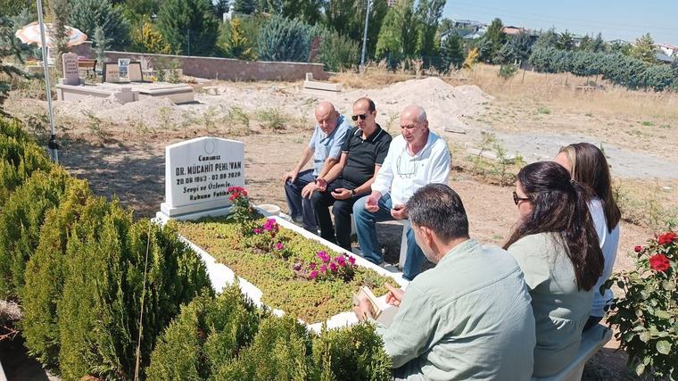 Dr. Mücahit Pehlivan vefatının 6. yılında mezarı başında anıldı