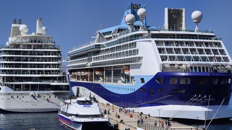 Bodrum'a iki kruvaziyerle 3 bine yakın ziyaretçi geldi
