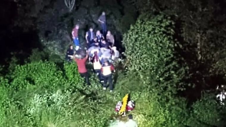 Rize'de park halindeki araç uçuruma yuvarlandı! 2 ölü